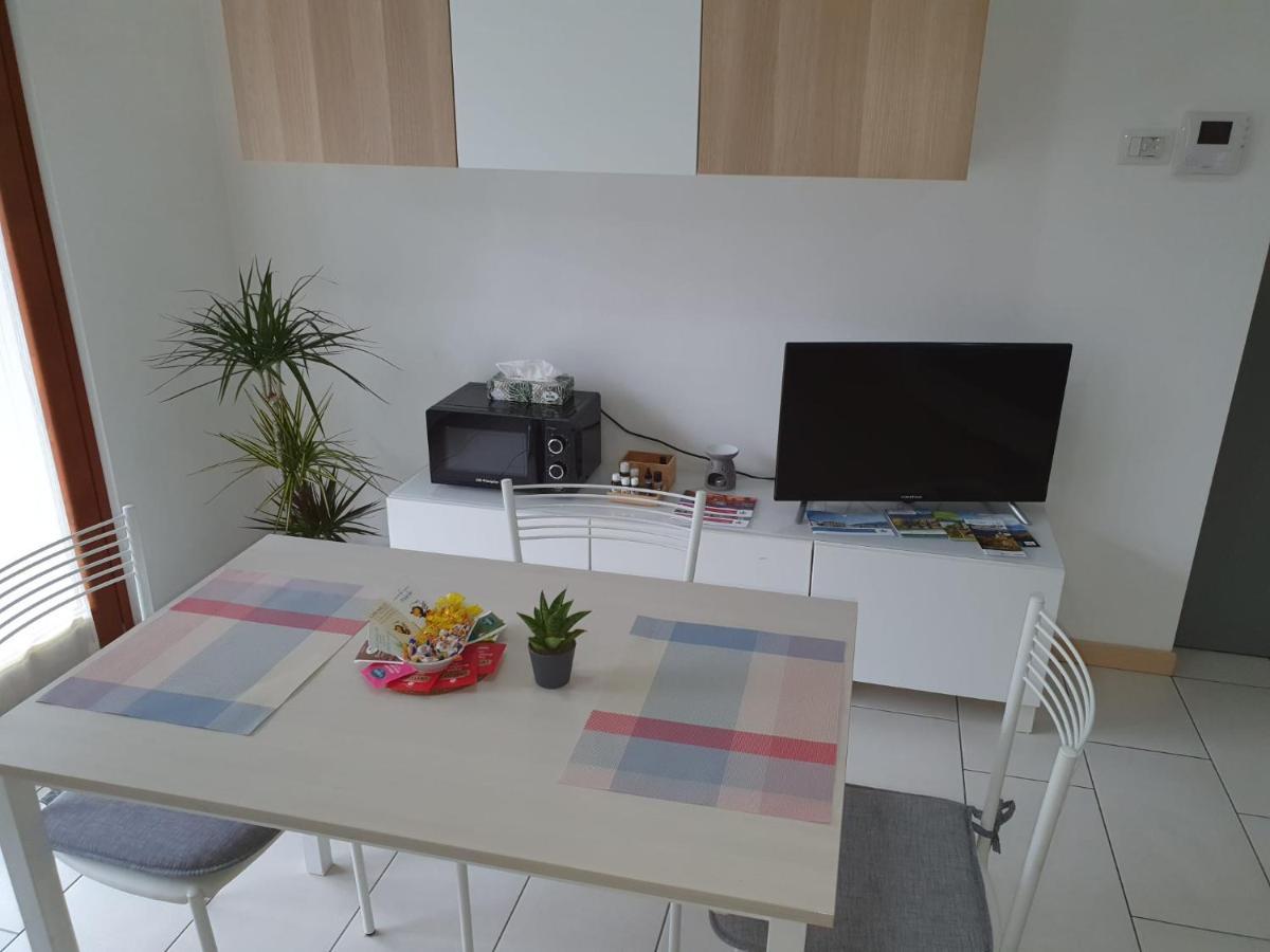 Apartamento Bilocale Luminoso, Ottima Posizione Sondrio Exterior foto
