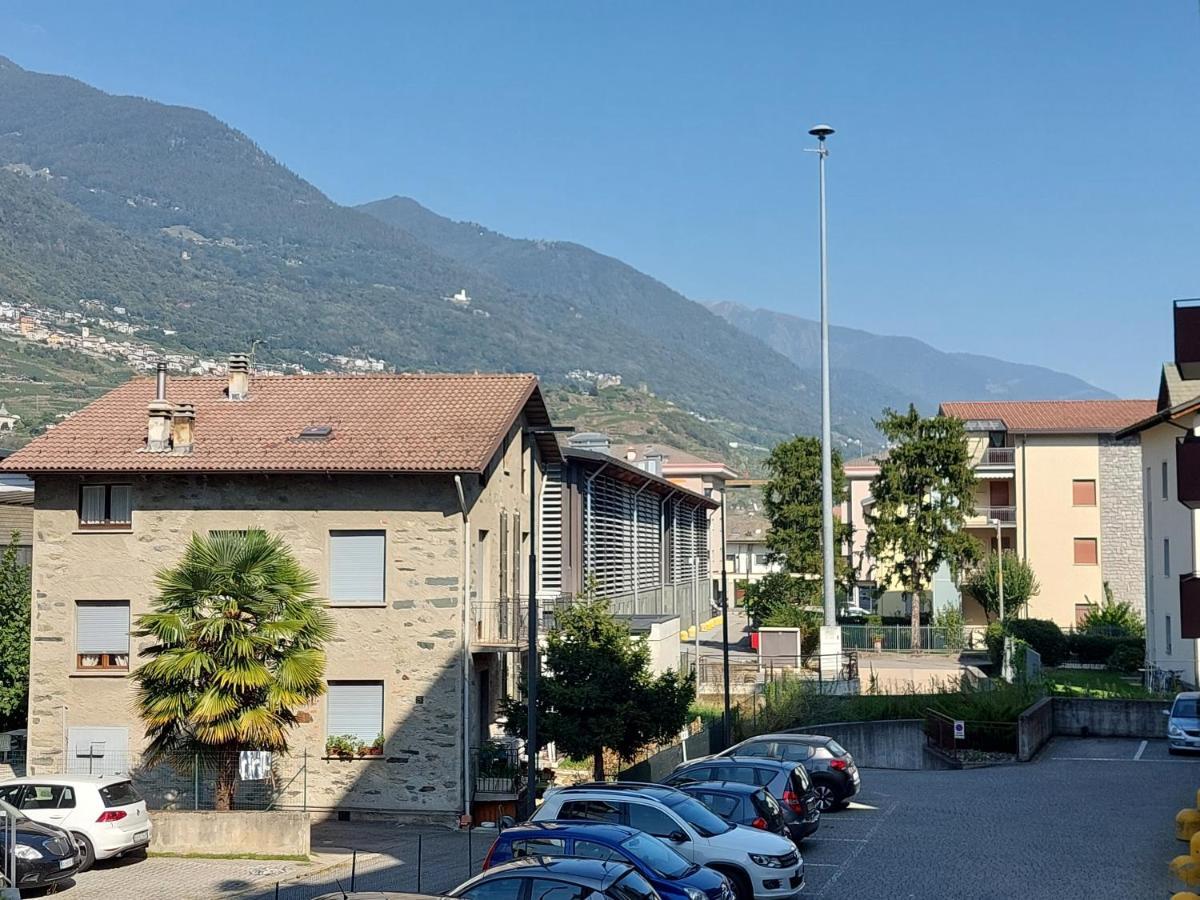 Apartamento Bilocale Luminoso, Ottima Posizione Sondrio Exterior foto