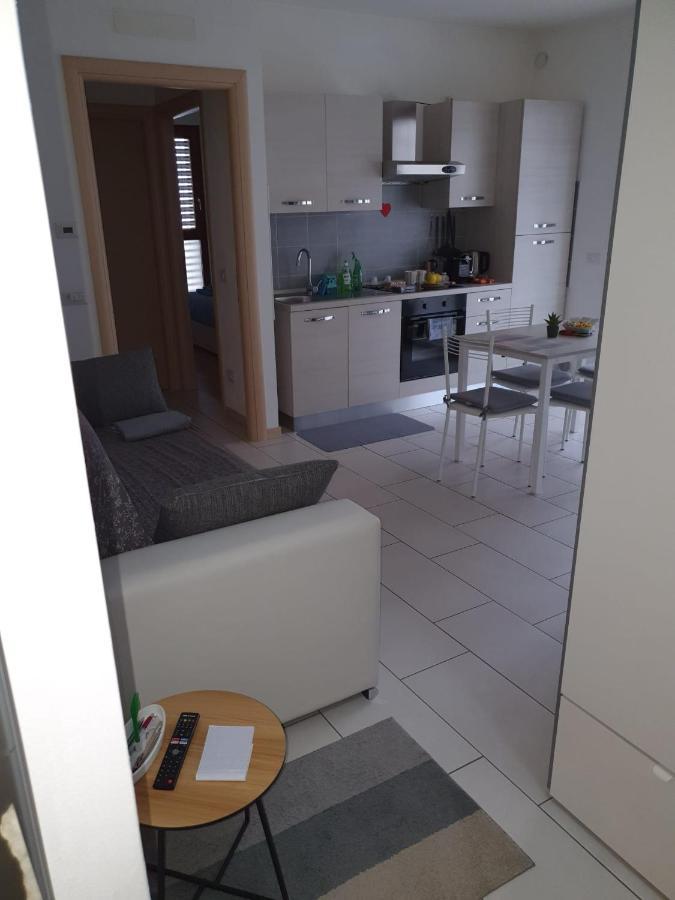 Apartamento Bilocale Luminoso, Ottima Posizione Sondrio Exterior foto