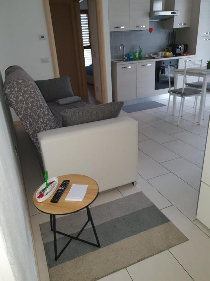 Apartamento Bilocale Luminoso, Ottima Posizione Sondrio Exterior foto